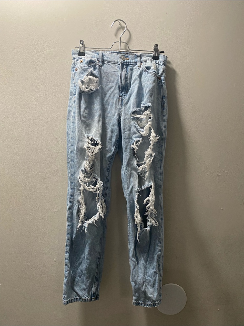 Light Wash Distressed Aeropostle Mom Jeans - Picture 2 of 9